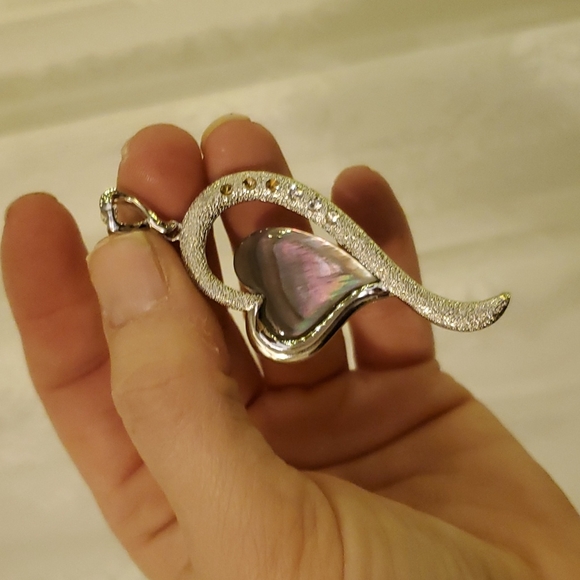 New Unique Wrapped Heart Shaped Abalone Shell Silver Pendant. - Picture 15 of 16